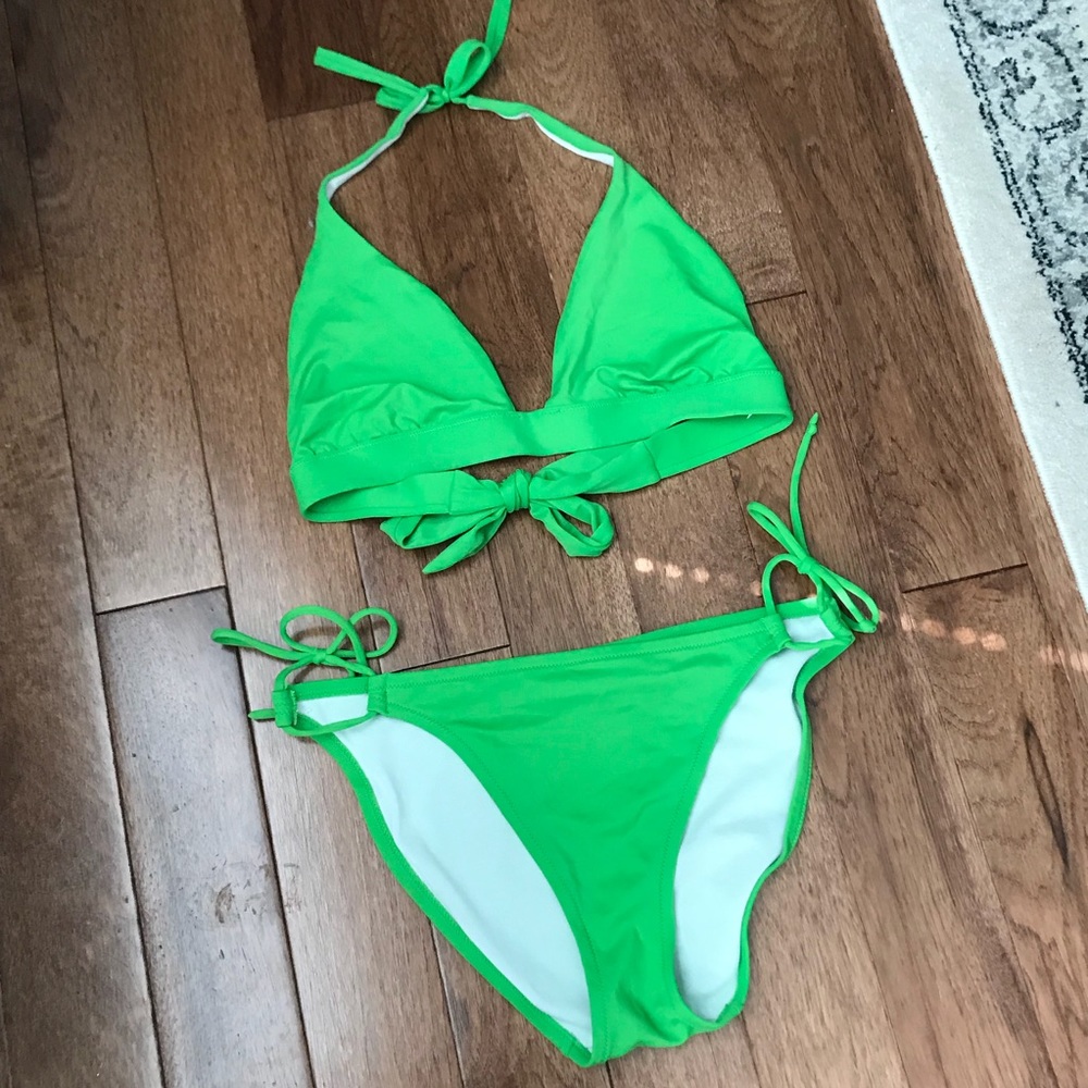 Large Top Medium Bottom Green VS Bikini